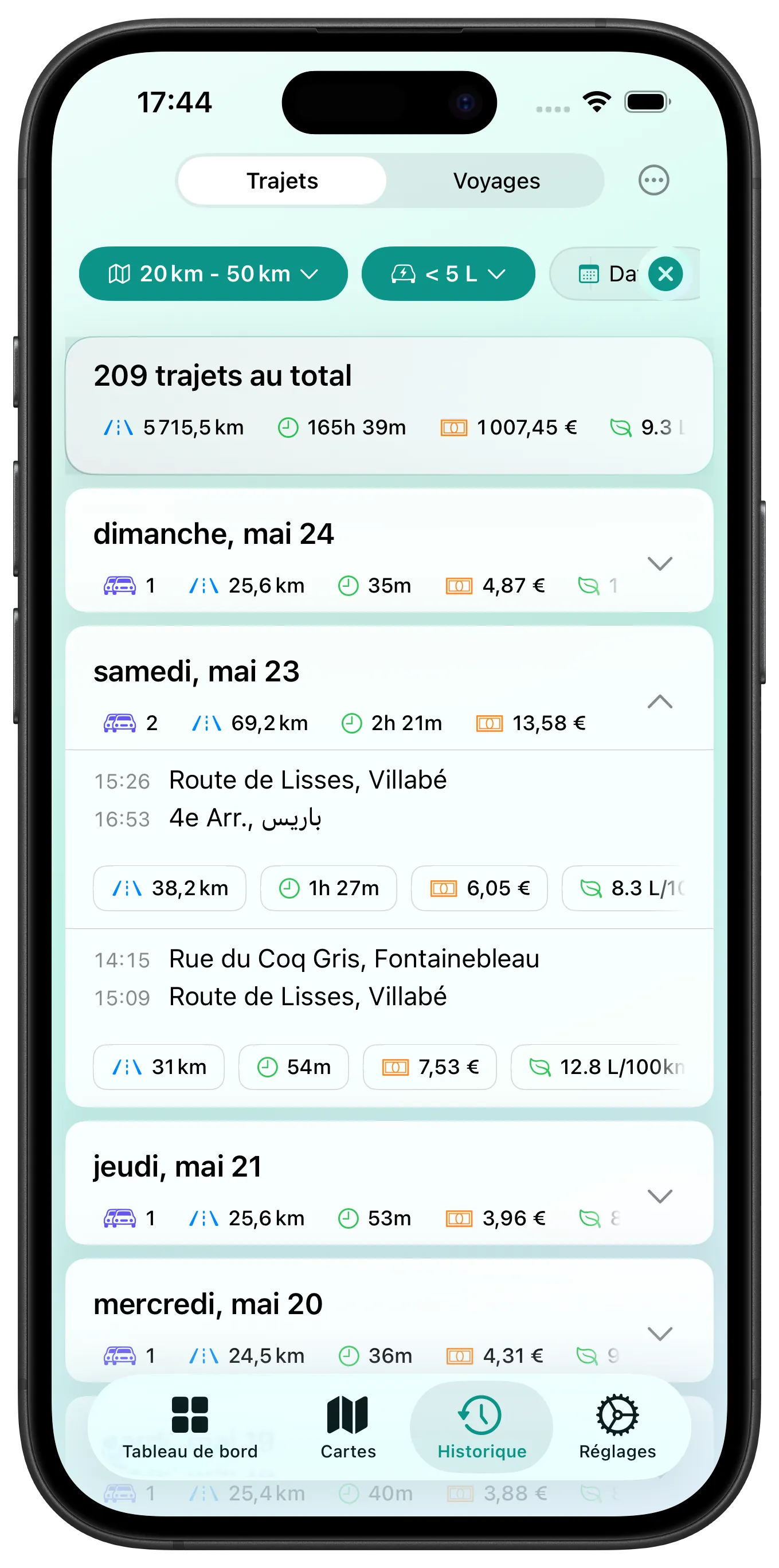 Chaque trajet affiche son coût en carburant estimé et son taux de consommation
