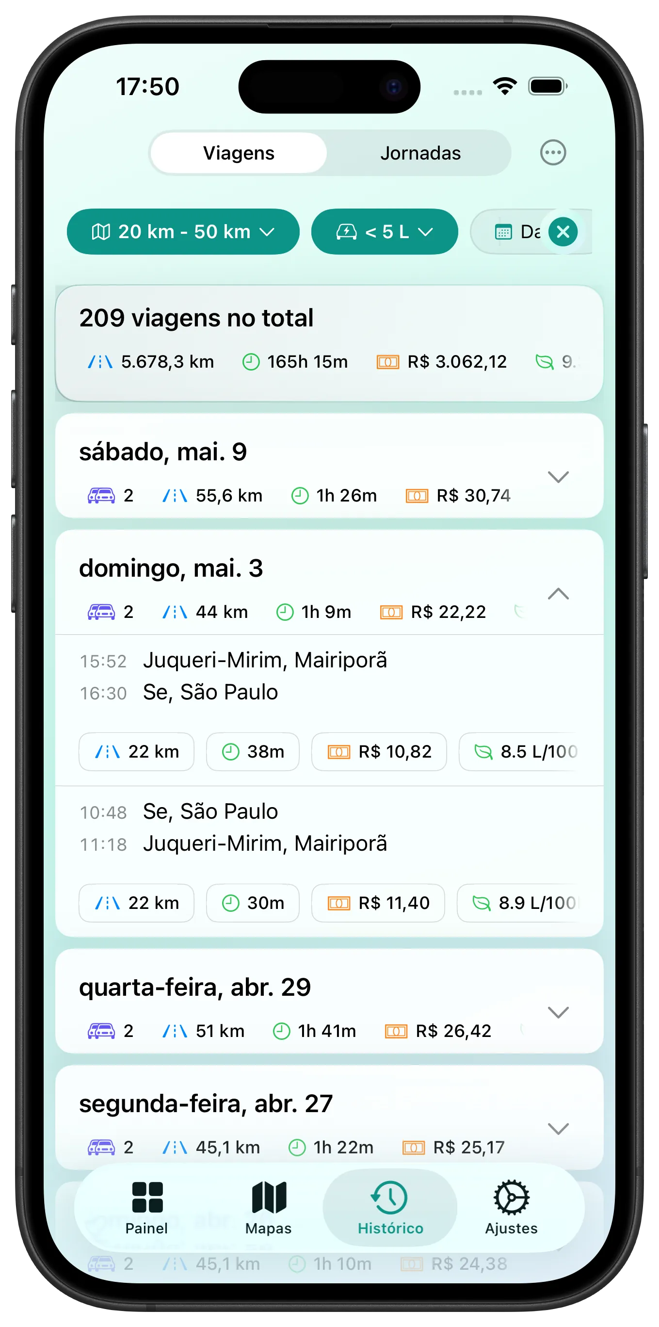 Cada viagem mostra o custo estimado de combustível e a taxa de consumo